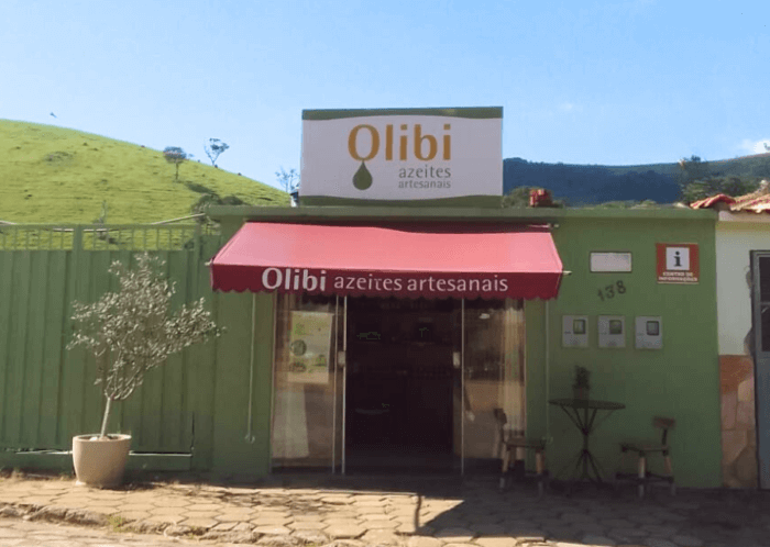 Conheça a Boutique Olibi, localizada no Centro de Aiuruoca, onde você encontra todos os nossos produtos, mudas de oliveiras e muito mais.